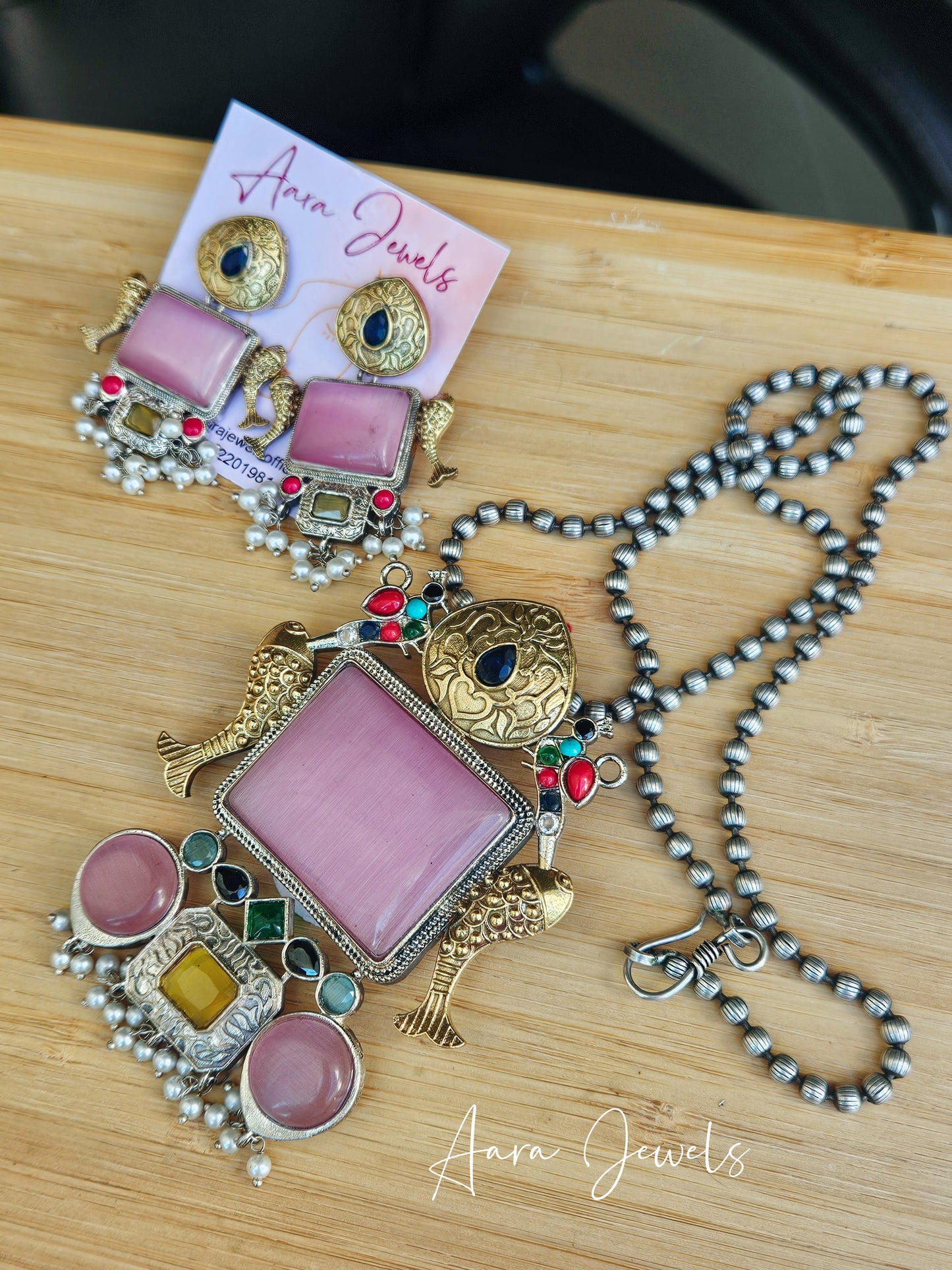 Dual Tone Monalisa Stone Pendant Set