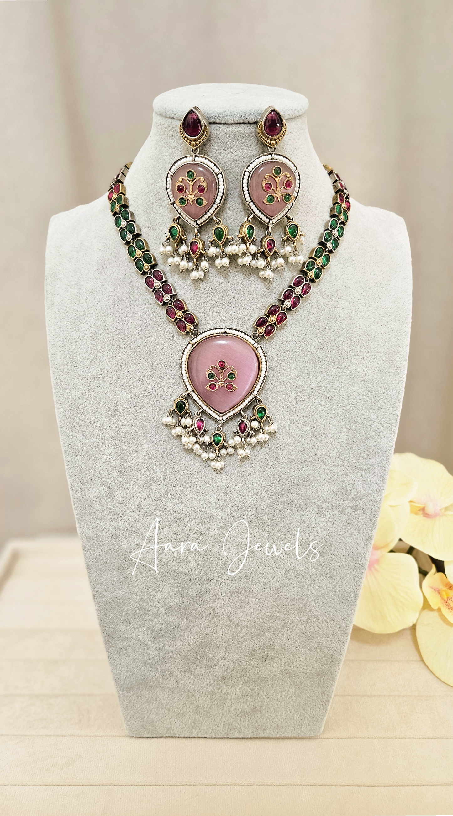 Silver Look Alike Monalisa Stone Necklace Set