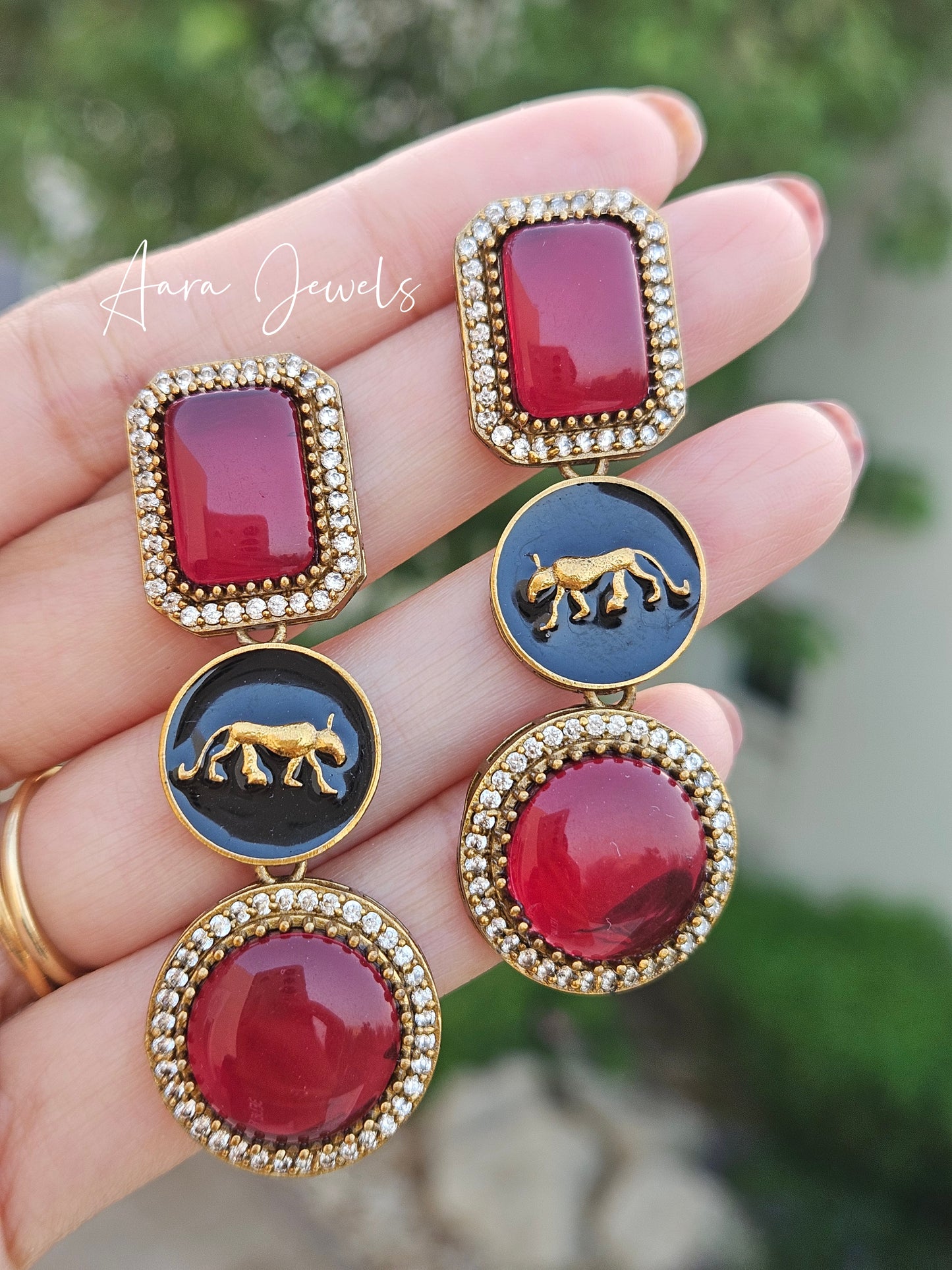 Mona Lisa Stone Jaguar Earring #5