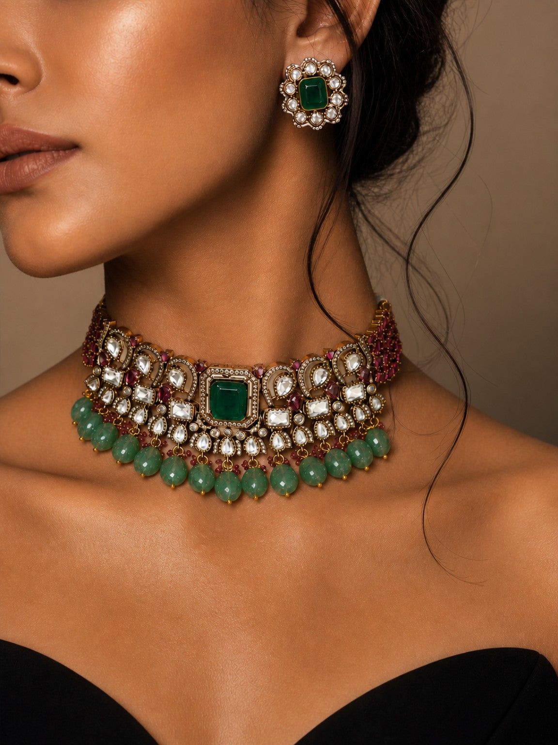 Model wearing Moissanite Polki Kundan doublet stone choker set